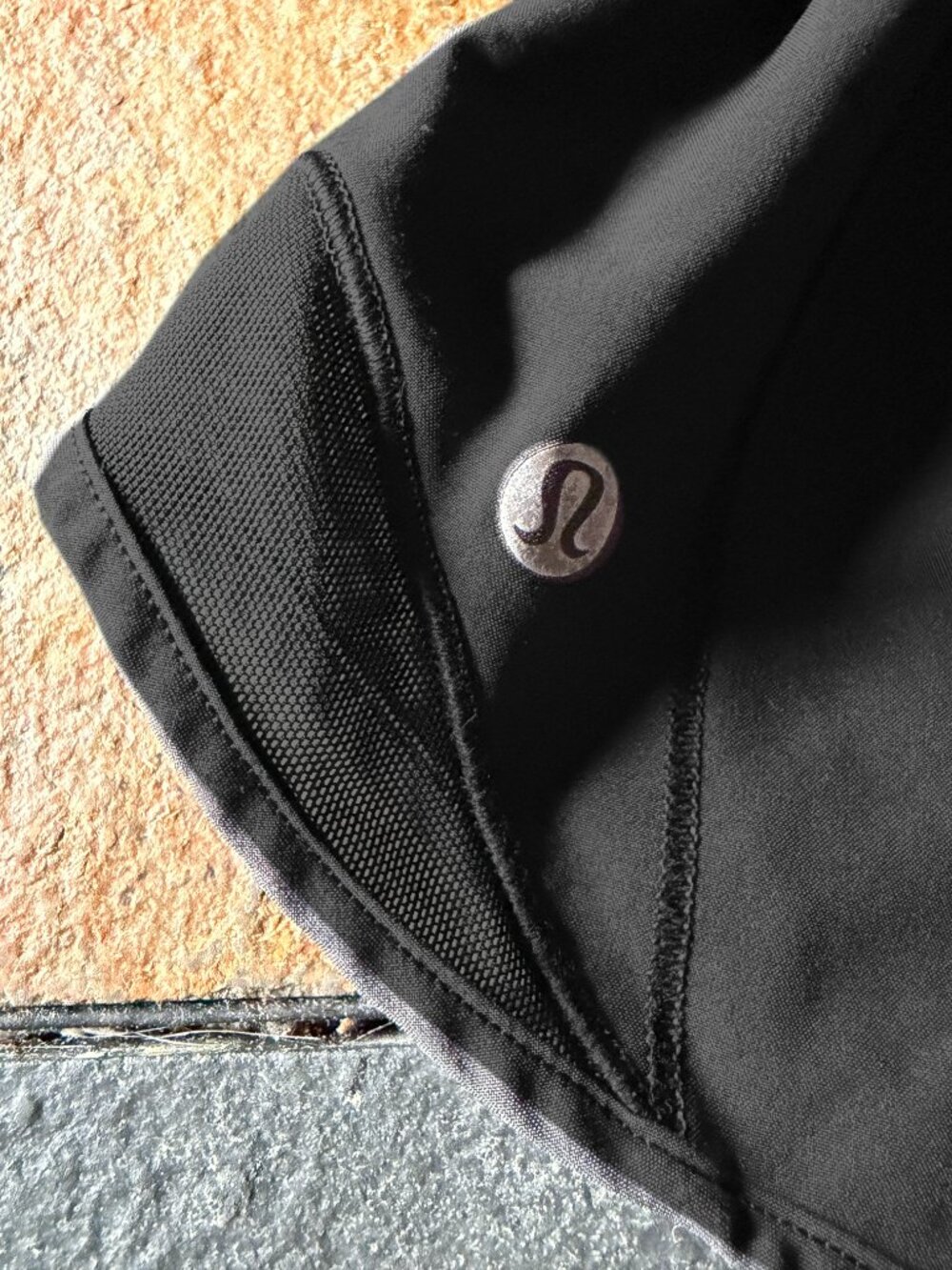 Lululemon Hotty Hot black lined running shorts women's size 0
